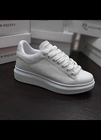 Alexander McQueen spor ayakkabı