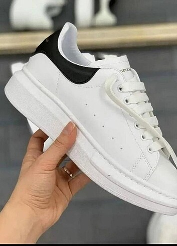 Alexander McQueen spor ayakkabı 