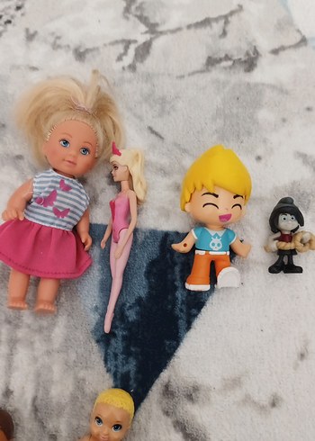 Barbie Kahverengi ve sarı saçlı bebekler