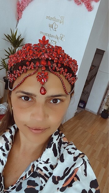 Kına tacı Hürrem