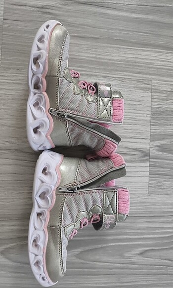 24 Beden Skechers bot