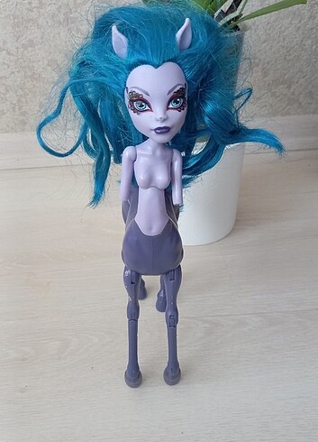  Beden MONSTER HIGH AVEA TROTTER