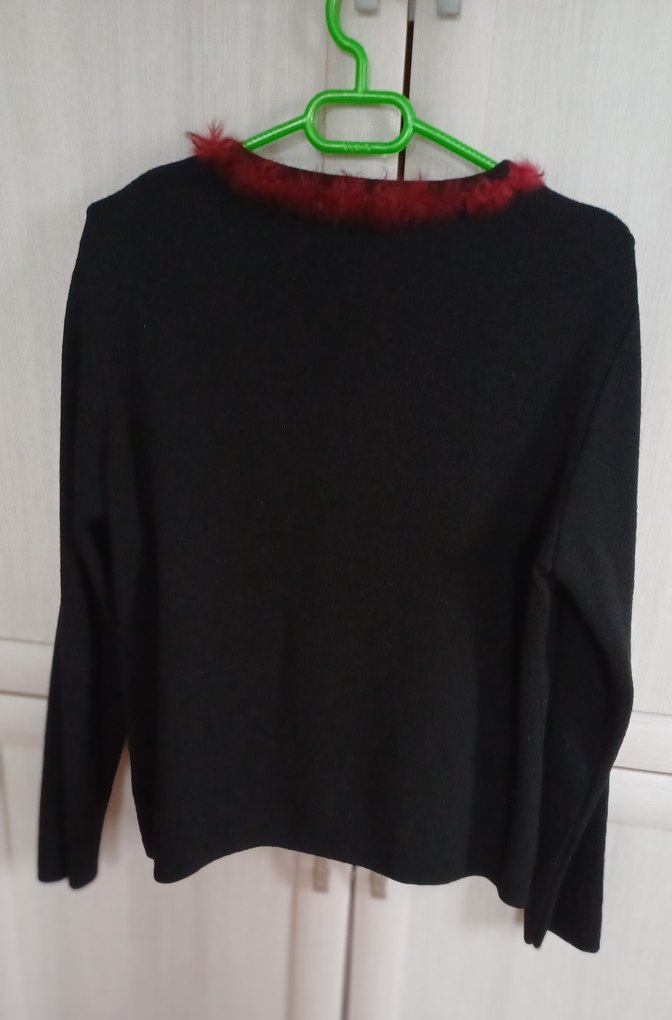 Kırmızı Kürklü V Yaka Uzun Kollu Hırka - Görsel 3