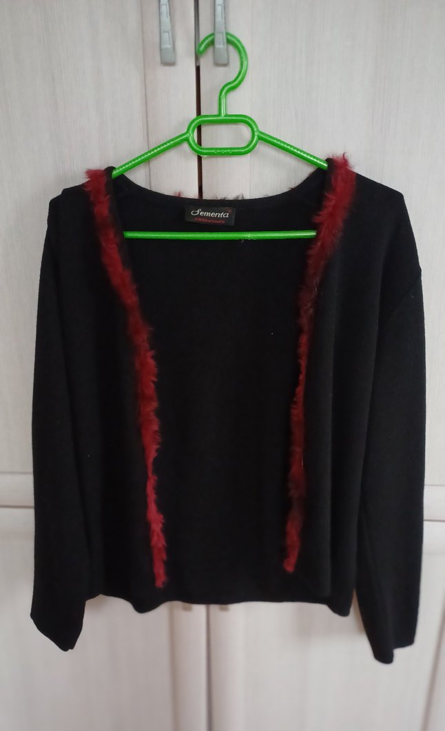 Kırmızı Kürklü V Yaka Uzun Kollu Hırka - Görsel 2