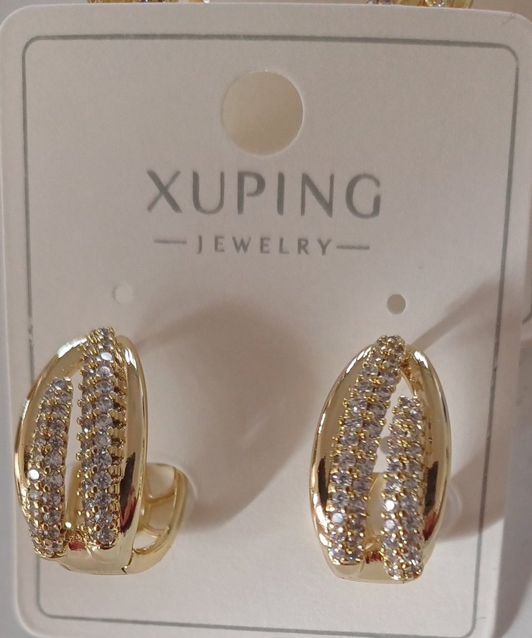 Altın Renk Mini Payetli Kadın Çelik Küpeler Tane 370TL - Görsel 2