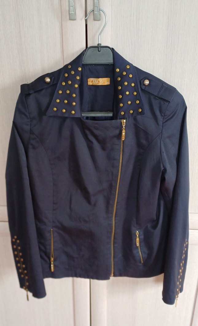 Düğme Süslü Lajivert Deri Görünümlü Kadın Ceket - Görsel 2