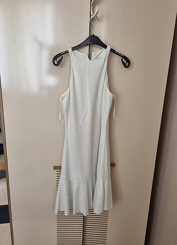 Beyaz simli mini elbise