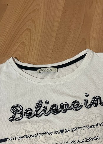 s Beden Beyaz Dantel Detaylı Kız Tişörtü