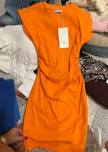 Zara Turuncu Drapeli Midi Elbise
