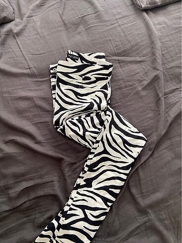 Zara Zara zebra desenli tayt pantolon