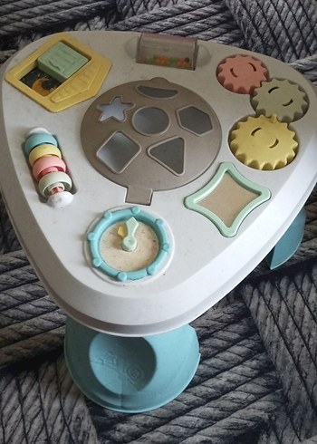 Pastel Renkli Eğitici Aktivite Masası