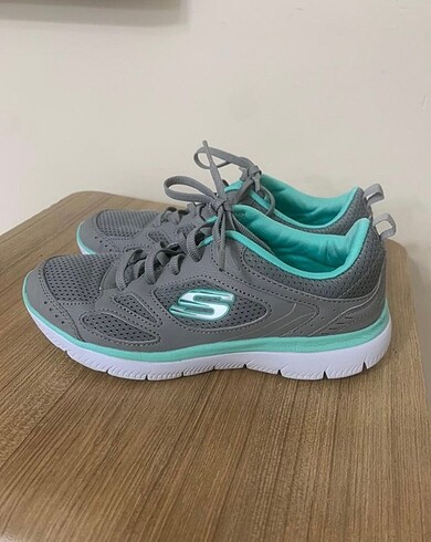 36,5 Beden Skechers spor ayakkabı