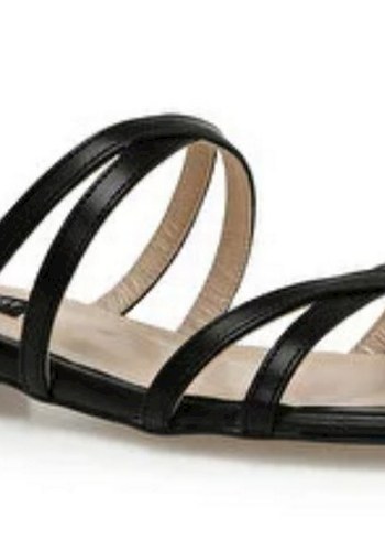 38 Beden Nine West Siyah Terlik