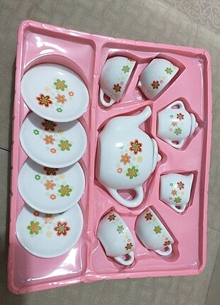 Porselen oyuncak çay seti