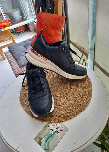 Skechers Siyah SKECHERS Kadın Spor Ayakkabı