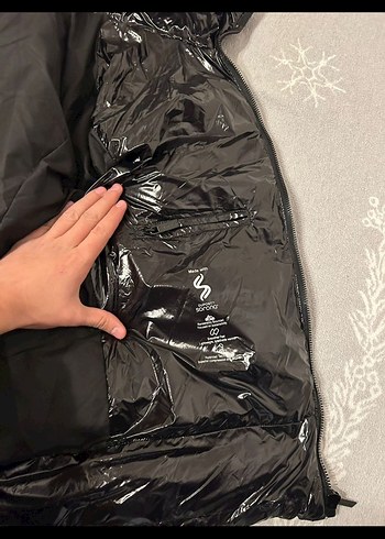 Calvin Klein Parlak Siyah Kapüşonlu Kışlık Mont - Görsel 3