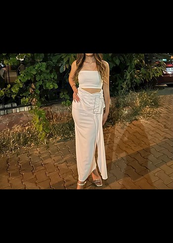 Eyyo Beyaz Straplez Uzun Drapeli Kadın Elbise - Görsel 3