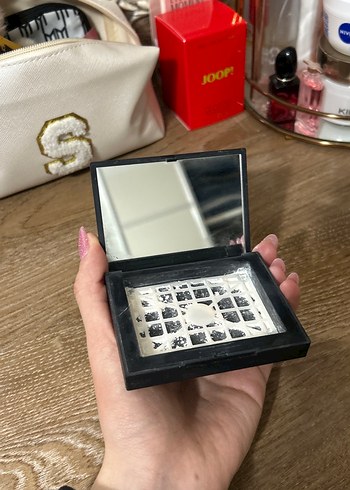 NARS Transculent orijinal pudra Kutusu - Görsel 5