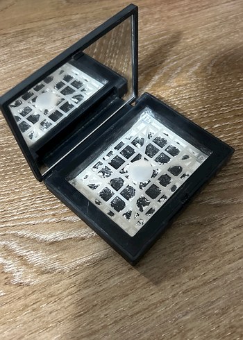 NARS Transculent orijinal pudra Kutusu - Görsel 4