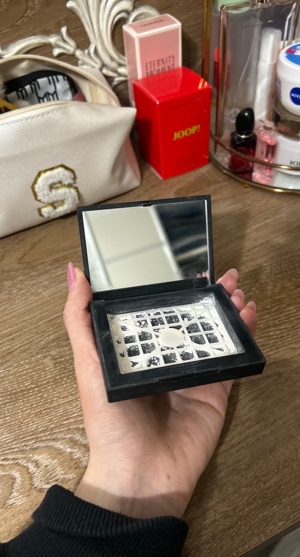 NARS Transculent orijinal pudra Kutusu - Görsel 5