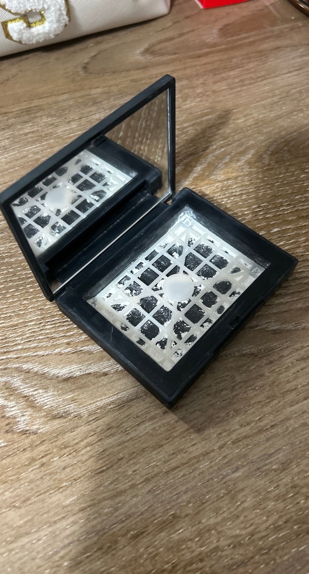 NARS Transculent orijinal pudra Kutusu - Görsel 4