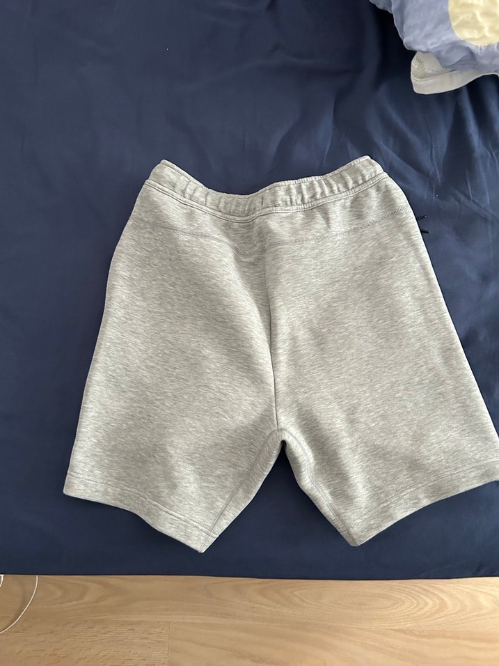 Nike  Tech Gri Erkek Şort - Görsel 2