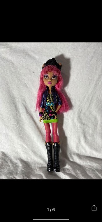 howleen monster high