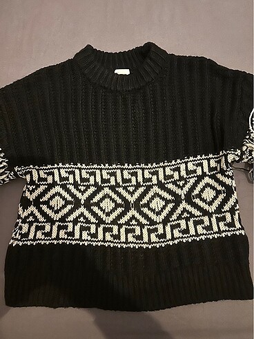 H&M Püsküllü Kazak