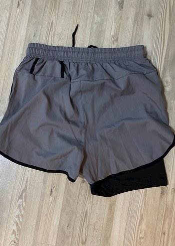 Gri Bel Bantlı Mini Şort - Görsel 4