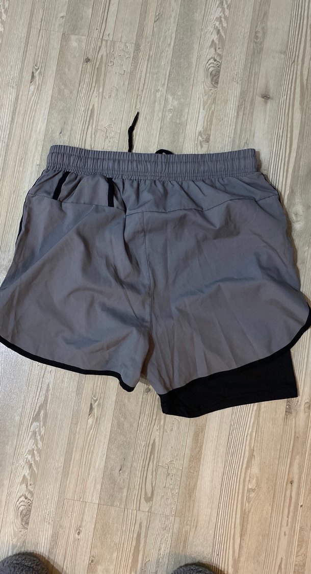 Gri Bel Bantlı Mini Şort - Görsel 4