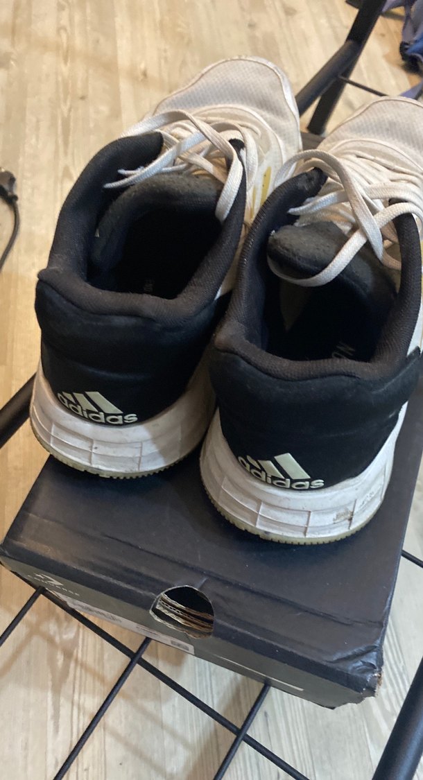 Gri Beyaz Spor Ayakkabı Velcro Detaylı - Görsel 2