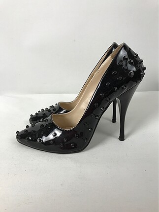 39 Beden Zımbalı Stiletto
