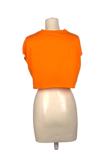 s Beden Diğer T-shirt %70 İndirimli.