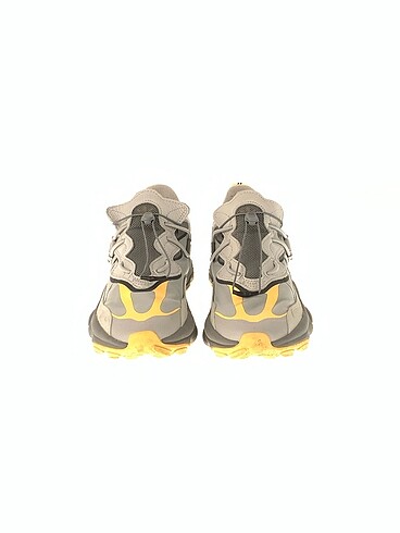 39,5 Beden Adidas Spor Ayakkabı %70 İndirimli.
