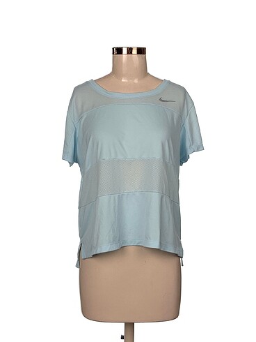 Nike T-shirt p İndirimli.