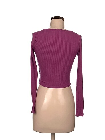 m Beden Pull and Bear Bluz %70 İndirimli.
