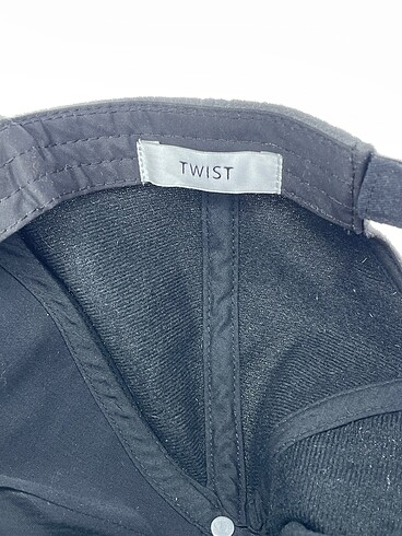  Beden Twist Şapka %70 İndirimli.