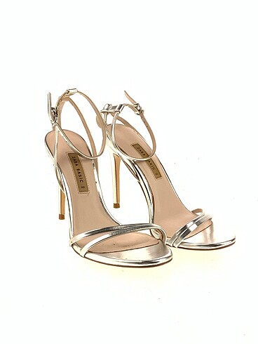 Zara Zara Sandalet %70 İndirimli.