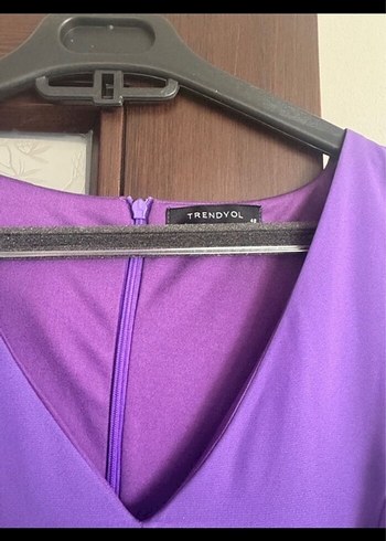 Mor V Yakalı Fırfırlı Midi Elbise - Görsel 2