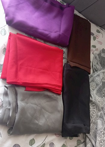 Diger Çok Renkli Dökümlü Sentetik Kumaş Şal