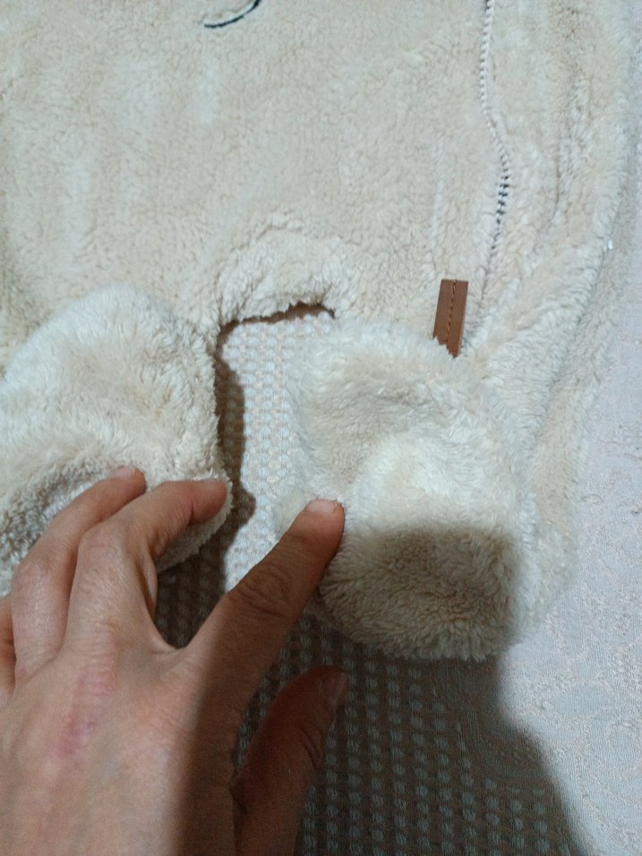 Beyaz Kürklü Erkek Bebek Tulum - Görsel 4