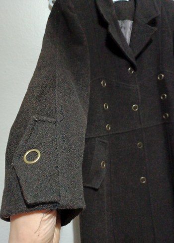 Düğmeli Kahverengi Kaban - Görsel 3