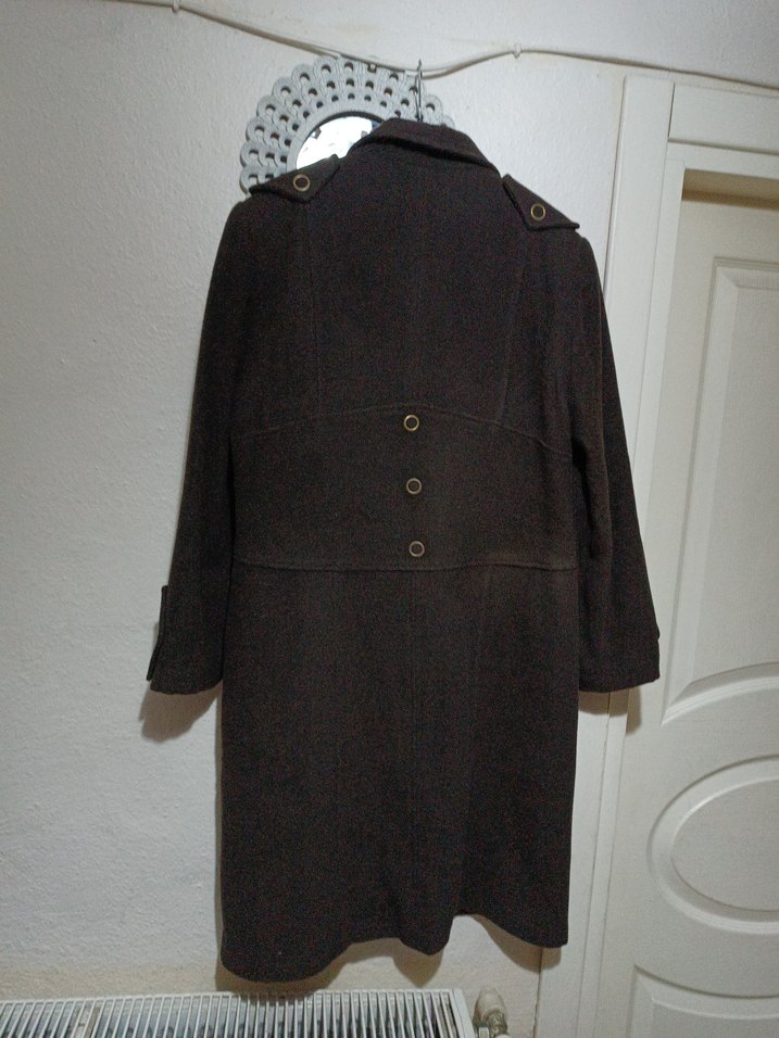 Düğmeli Kahverengi Kaban - Görsel 5