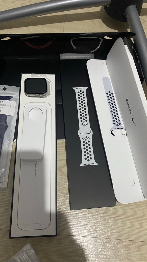 APPLE WATCH NİKE SE 44 mm(1.nesil) - Görsel 5