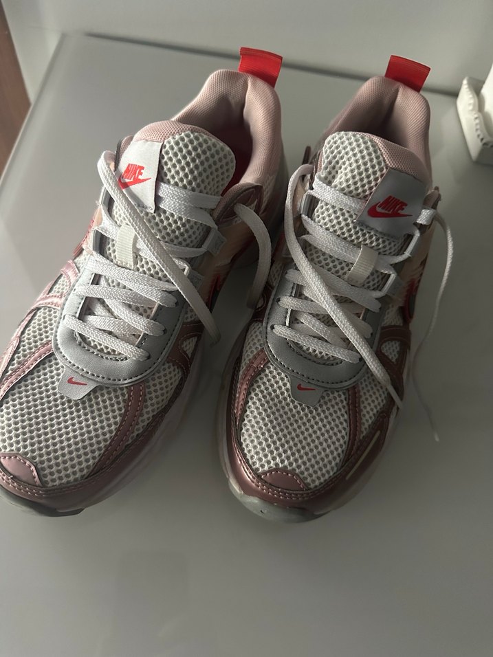 NIKE KADIN SPOR AYAKKABI - Görsel 2