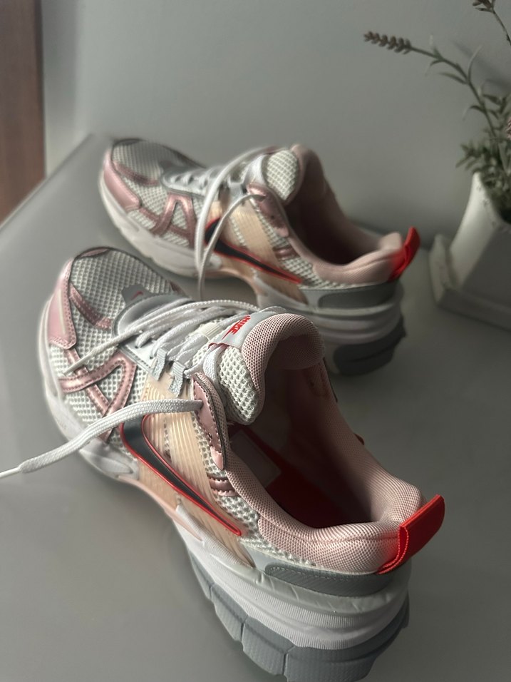 NIKE KADIN SPOR AYAKKABI - Görsel 3