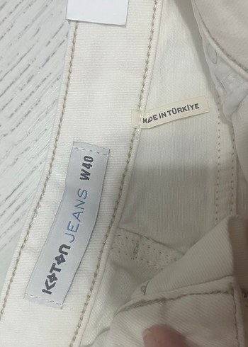 Düğmeli Beyaz Kadın Mini Denim Şort - Görsel 4