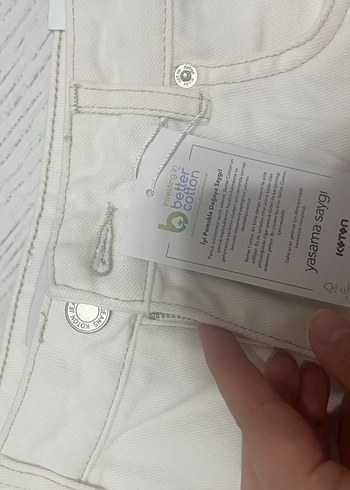 Düğmeli Beyaz Kadın Mini Denim Şort - Görsel 3