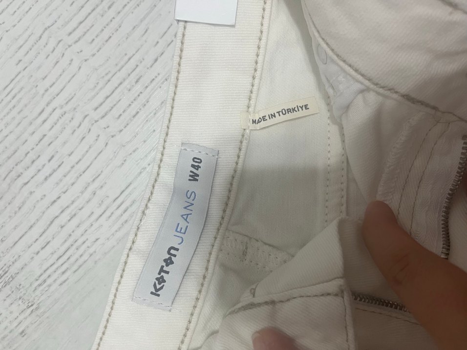 Düğmeli Beyaz Kadın Mini Denim Şort - Görsel 4