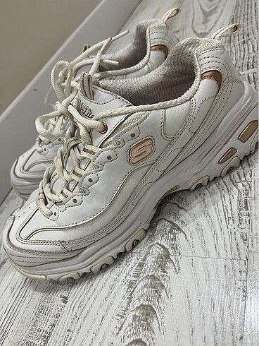 Skechers